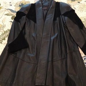 Vintage Wilson’s black leather car coat sz L